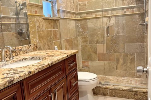 House in Tampa, Florida 6 bedrooms, 186.92 sq.m. № 1929537 - photo 15