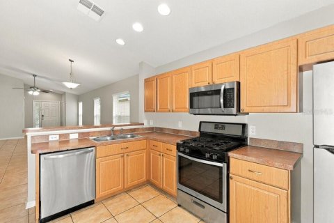 Villa ou maison à louer à Fish Hawk, Floride: 3 chambres, 124.02 m2 № 2423951 - photo 7