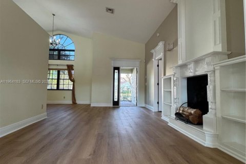 House in Davie, Florida 3 bedrooms, 178.56 sq.m. № 2026301 - photo 10