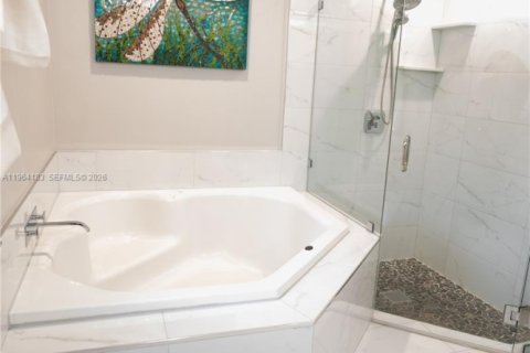 House in Davie, Florida 3 bedrooms, 178.56 sq.m. № 2026301 - photo 15