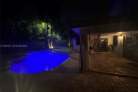 House in Davie, Florida 3 bedrooms, 178.56 sq.m. № 2026301 - photo 6