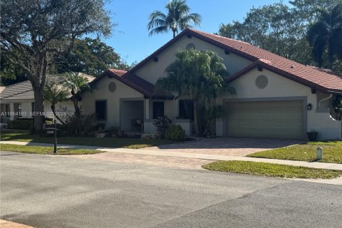 House in Davie, Florida 3 bedrooms, 178.56 sq.m. № 2026301