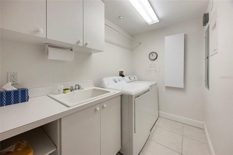 Купить кондоминиум в Оспри, Флорида 6 комнат, 167.13м2, № 2229561 - фото 28