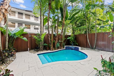 Adosado en venta en Fort Lauderdale, Florida, 4 dormitorios, 325.16 m2 № 2168013 - foto 20