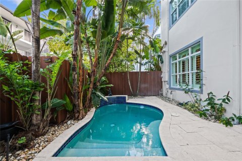 Adosado en venta en Fort Lauderdale, Florida, 4 dormitorios, 325.16 m2 № 2168013 - foto 21