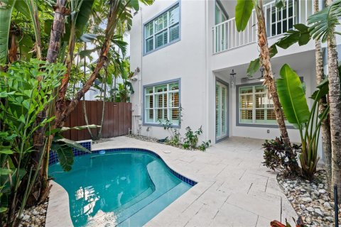 Adosado en venta en Fort Lauderdale, Florida, 4 dormitorios, 325.16 m2 № 2168013 - foto 22