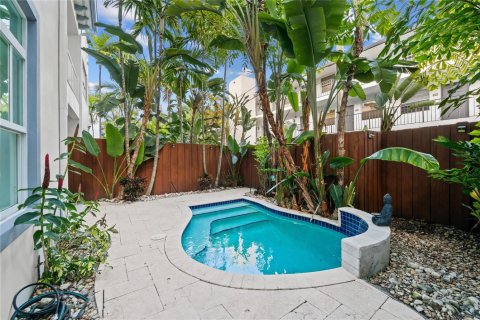 Adosado en venta en Fort Lauderdale, Florida, 4 dormitorios, 325.16 m2 № 2168013 - foto 23