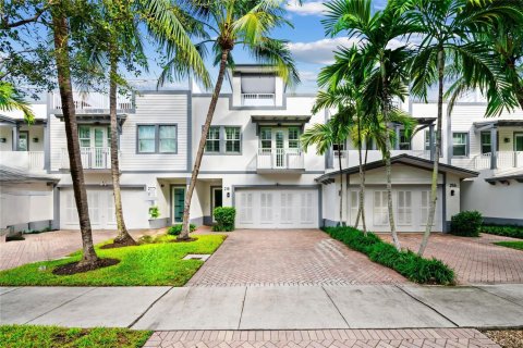 Adosado en venta en Fort Lauderdale, Florida, 4 dormitorios, 325.16 m2 № 2168013 - foto 2