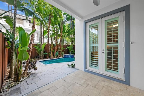 Adosado en venta en Fort Lauderdale, Florida, 4 dormitorios, 325.16 m2 № 2168013 - foto 19