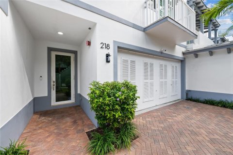 Adosado en venta en Fort Lauderdale, Florida, 4 dormitorios, 325.16 m2 № 2168013 - foto 5