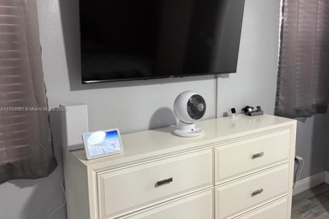 Condo in Miramar, Florida, 1 bedroom  № 1716371 - photo 20