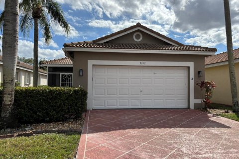 House in Boynton Beach, Florida 3 bedrooms, 158.4 sq.m. № 2180275 - photo 5