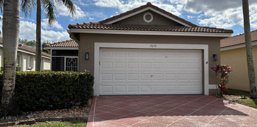 House in Boynton Beach, Florida 3 bedrooms, 158.4 sq.m. № 2180275