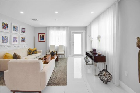 Villa ou maison à vendre à Miami, Floride: 3 chambres, 152.36 m2 № 2055103 - photo 20