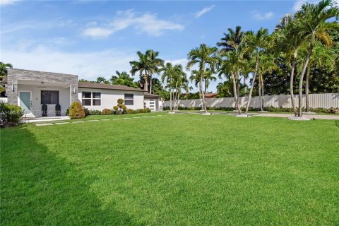 Villa ou maison à vendre à Miami, Floride: 3 chambres, 152.36 m2 № 2055103 - photo 15