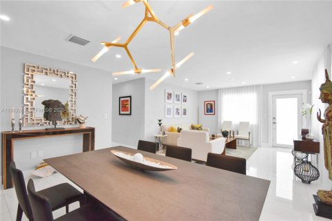 Villa ou maison à vendre à Miami, Floride: 3 chambres, 152.36 m2 № 2055103 - photo 23