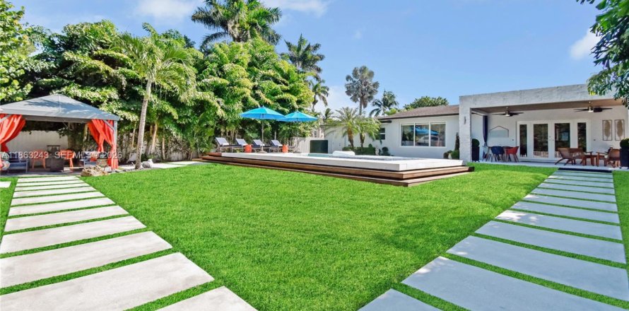 Villa ou maison à Miami, Floride 3 chambres, 152.36 m2 № 2055103