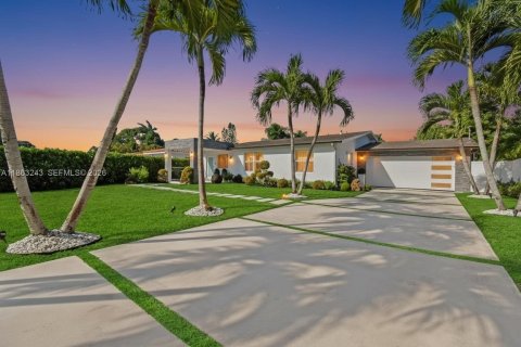 Villa ou maison à vendre à Miami, Floride: 3 chambres, 152.36 m2 № 2055103 - photo 4