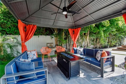 Villa ou maison à vendre à Miami, Floride: 3 chambres, 152.36 m2 № 2055103 - photo 12