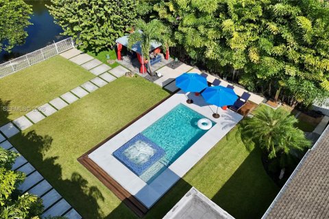 Villa ou maison à vendre à Miami, Floride: 3 chambres, 152.36 m2 № 2055103 - photo 3