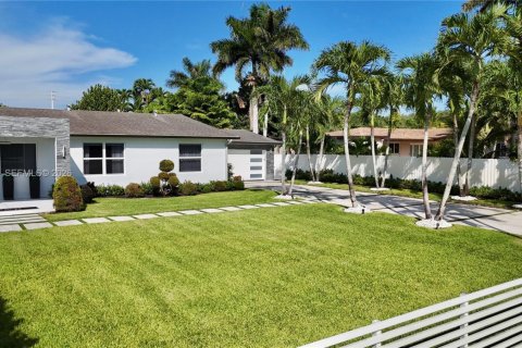 Villa ou maison à vendre à Miami, Floride: 3 chambres, 152.36 m2 № 2055103 - photo 16
