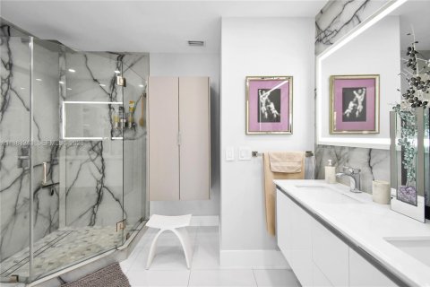 Villa ou maison à vendre à Miami, Floride: 3 chambres, 152.36 m2 № 2055103 - photo 10