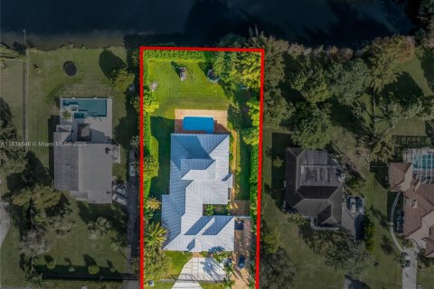 House in Southwest Ranches, Florida 8 bedrooms, 532.52 sq.m. № 1816396 - photo 3