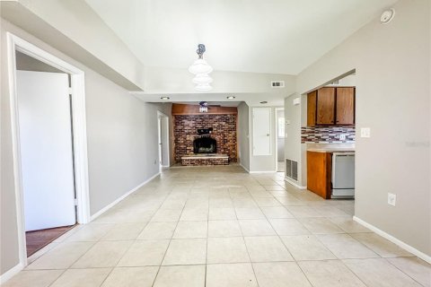 Casa en alquiler en Seminole, Florida, 4 dormitorios, 129.6 m2 № 1916474 - foto 6