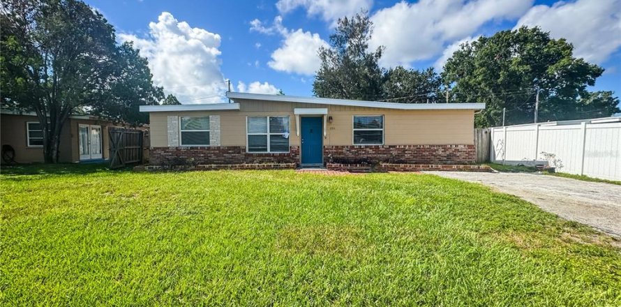 Casa en Seminole, Florida 4 dormitorios, 129.6 m2 № 1916474