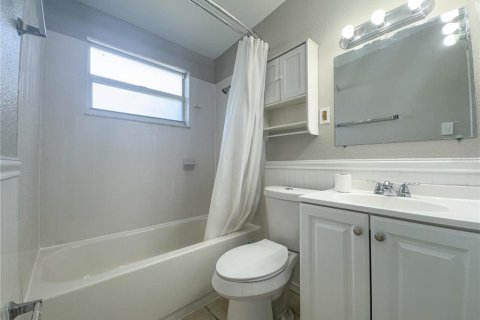 Casa en alquiler en Seminole, Florida, 4 dormitorios, 129.6 m2 № 1916474 - foto 16