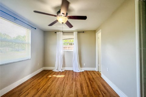 Casa en alquiler en Seminole, Florida, 4 dormitorios, 129.6 m2 № 1916474 - foto 11