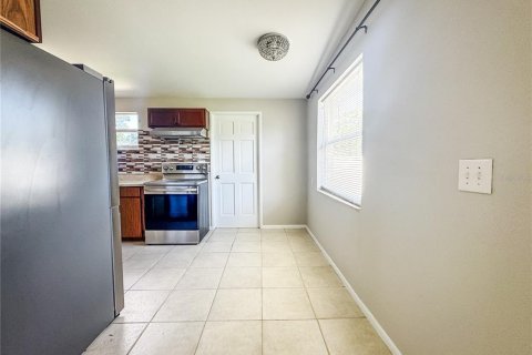 Casa en alquiler en Seminole, Florida, 4 dormitorios, 129.6 m2 № 1916474 - foto 7