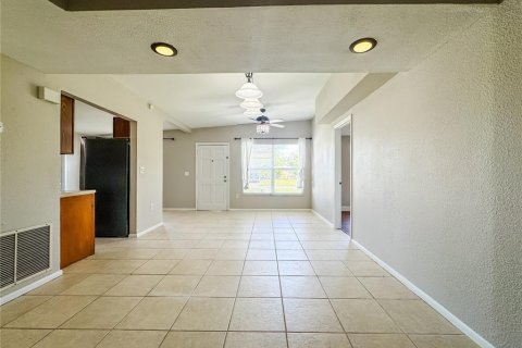 Casa en alquiler en Seminole, Florida, 4 dormitorios, 129.6 m2 № 1916474 - foto 10