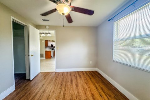 Casa en alquiler en Seminole, Florida, 4 dormitorios, 129.6 m2 № 1916474 - foto 12