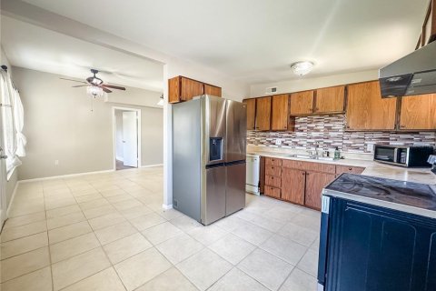 Casa en alquiler en Seminole, Florida, 4 dormitorios, 129.6 m2 № 1916474 - foto 5