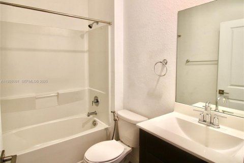 Villa ou maison à louer à Florida City, Floride: 3 chambres, 141.3 m2 № 1986141 - photo 9