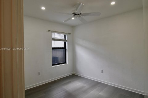 Villa ou maison à louer à Florida City, Floride: 3 chambres, 141.3 m2 № 1986141 - photo 8