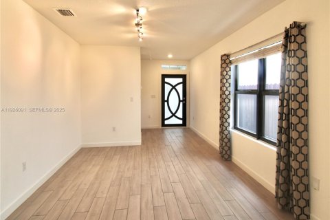 Villa ou maison à louer à Florida City, Floride: 3 chambres, 141.3 m2 № 1986141 - photo 11