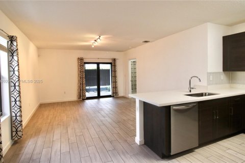 Villa ou maison à louer à Florida City, Floride: 3 chambres, 141.3 m2 № 1986141 - photo 4