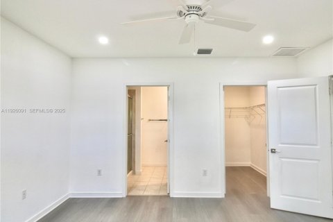 Villa ou maison à louer à Florida City, Floride: 3 chambres, 141.3 m2 № 1986141 - photo 15