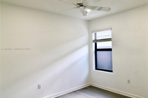 Villa ou maison à louer à Florida City, Floride: 3 chambres, 141.3 m2 № 1986141 - photo 10