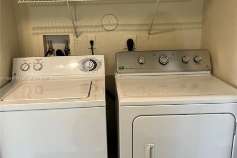 Adosado en alquiler en Miramar, Florida, 3 dormitorios, 145.86 m2 № 2011342 - foto 4