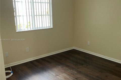 Adosado en alquiler en Miramar, Florida, 3 dormitorios, 145.86 m2 № 2011342 - foto 2