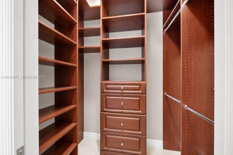 Condo in Aventura, Florida, 2 bedrooms № 2145708 - photo 12