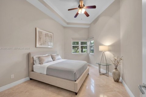 Condo in Aventura, Florida, 2 bedrooms № 2145708 - photo 11