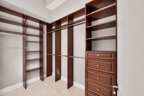 Condo in Aventura, Florida, 2 bedrooms № 2145708 - photo 9