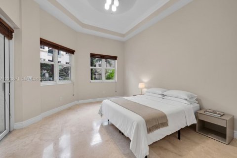 Condo in Aventura, Florida, 2 bedrooms № 2145708 - photo 8