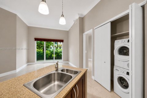 Condo in Aventura, Florida, 2 bedrooms № 2145708 - photo 6