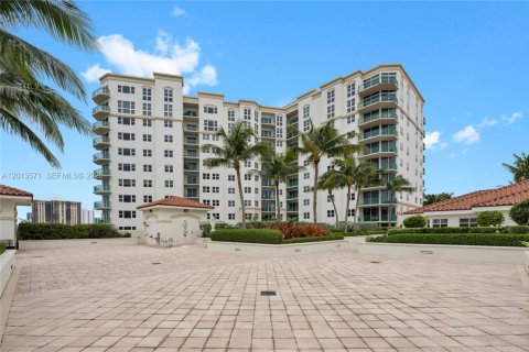 Condo in Aventura, Florida, 2 bedrooms № 2145708 - photo 17