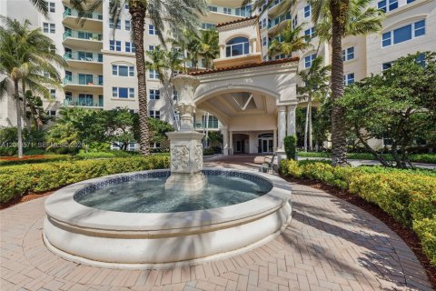 Condo in Aventura, Florida, 2 bedrooms № 2145708 - photo 4